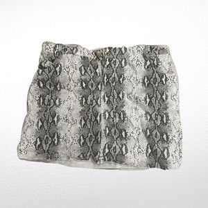 SHEIN Black & White Snake Print Skirt Size 1X